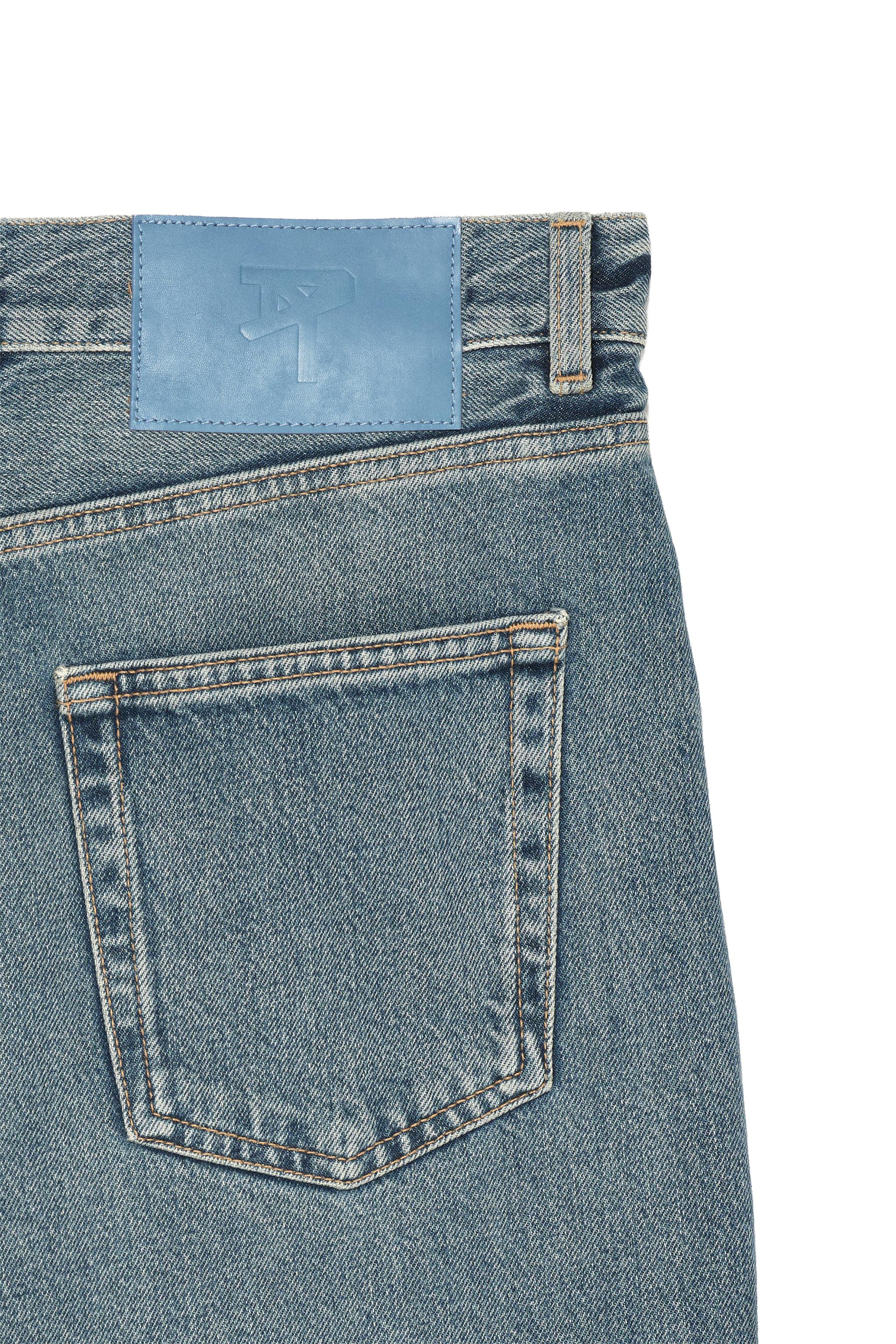 STRAIGHT FIT DENIM SHORTS
